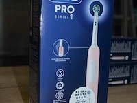 2 elektrische tandenborstels braun oral b pro series 1 pink (b435) - afbeelding 4 van  5