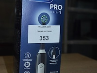 2 elektrische tandenborstels braun oral b pro series 1 pink en black (b435) - afbeelding 3 van  4