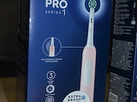 2 elektrische tandenborstels braun oral b pro series 1 pink en black (b435) - afbeelding 4 van  4