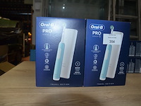 2 elektrische tandenborstels braun oral b pro series 1 travel edition caribbean blue (b435) - afbeelding 1 van  4