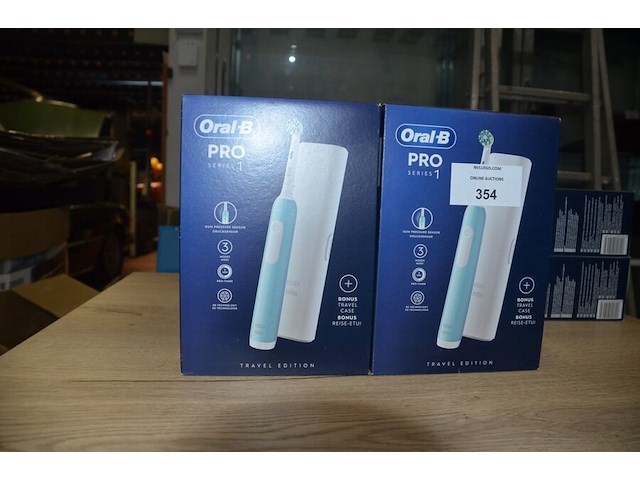 2 elektrische tandenborstels braun oral b pro series 1 travel edition caribbean blue (b435) - afbeelding 1 van  4