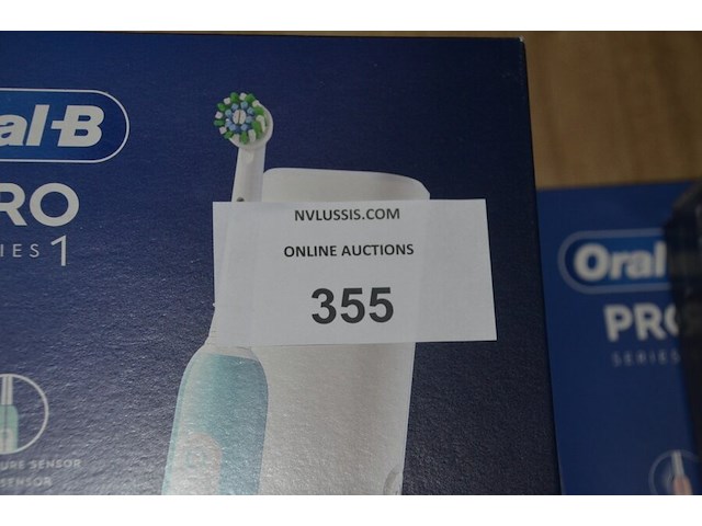 2 elektrische tandenborstels braun oral b pro series 1 travel edition caribbean blue (b435) - afbeelding 2 van  4