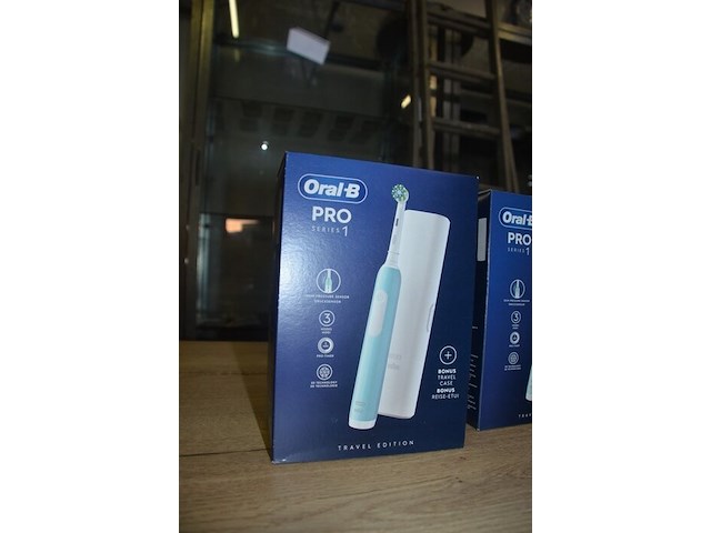 2 elektrische tandenborstels braun oral b pro series 1 travel edition caribbean blue (b435) - afbeelding 3 van  4