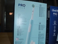 2 elektrische tandenborstels braun oral b pro series 1 travel edition caribbean blue (b435) - afbeelding 4 van  4