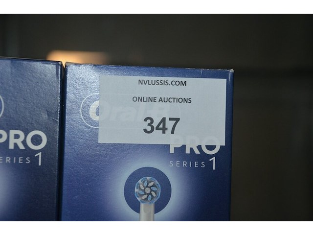 2 elektrische tandenborstels braun oral b pro series 1 turqois (b435) - afbeelding 2 van  4