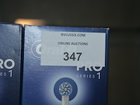 2 elektrische tandenborstels braun oral b pro series 1 turqois (b435) - afbeelding 2 van  4