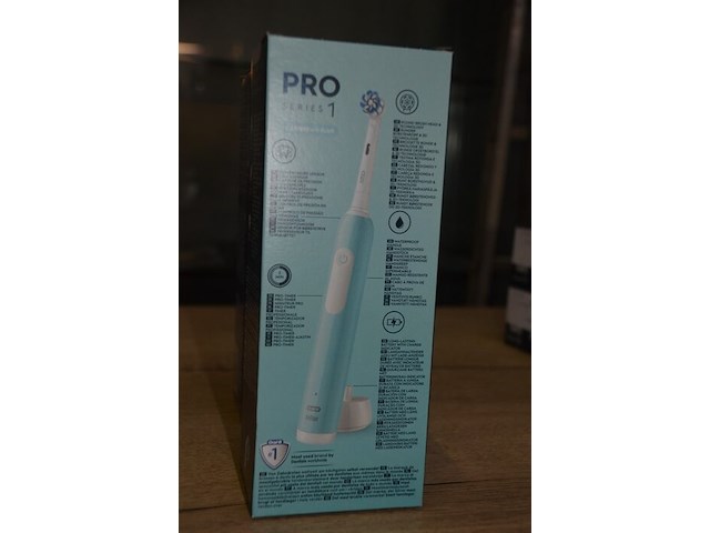 2 elektrische tandenborstels braun oral b pro series 1 turqois (b435) - afbeelding 4 van  4
