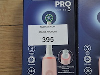 2 elektrische tandenborstels braun oral b pro series 3 rose pink (b435) - afbeelding 2 van  4