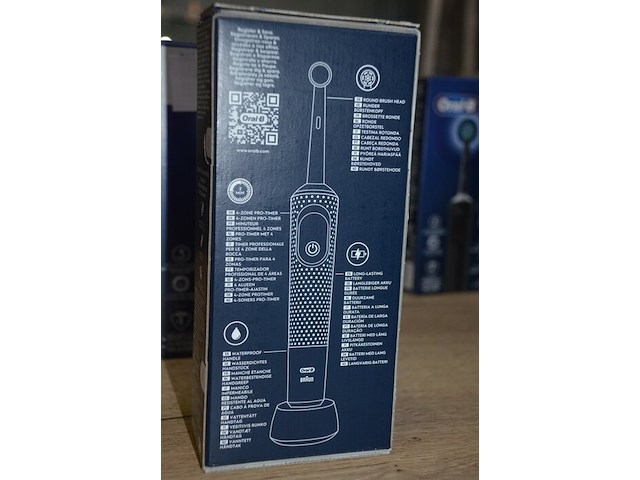 2 elektrische tandenborstels braun oral b pro vitality black (b435) - afbeelding 2 van  3