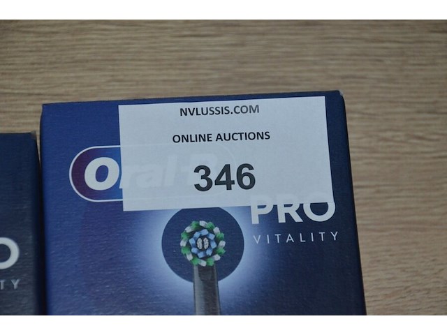 2 elektrische tandenborstels braun oral b pro vitality black (b435) - afbeelding 3 van  3