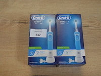 2 elektrische tandenborstels braun oral b vitality 100 blue swap (b435)