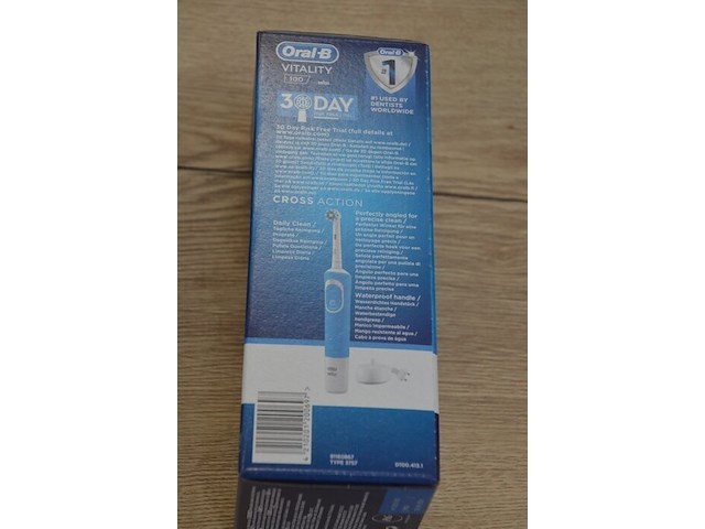 2 elektrische tandenborstels braun oral b vitality 100 blue swap (b435) - afbeelding 4 van  4