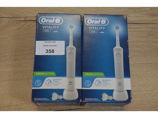 2 elektrische tandenborstels braun oral b vitality 100 white (b435) - afbeelding 1 van  4