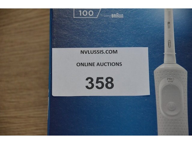2 elektrische tandenborstels braun oral b vitality 100 white (b435) - afbeelding 2 van  4