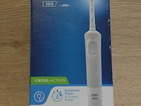 2 elektrische tandenborstels braun oral b vitality 100 white (b435) - afbeelding 3 van  4