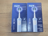 2 elektrische tandenborstels braun oral b vitality pro protect x clean vapor blue (b435) - afbeelding 1 van  4