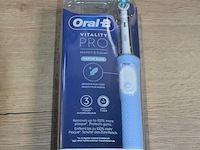2 elektrische tandenborstels braun oral b vitality pro vapor blue (b435) - afbeelding 3 van  4