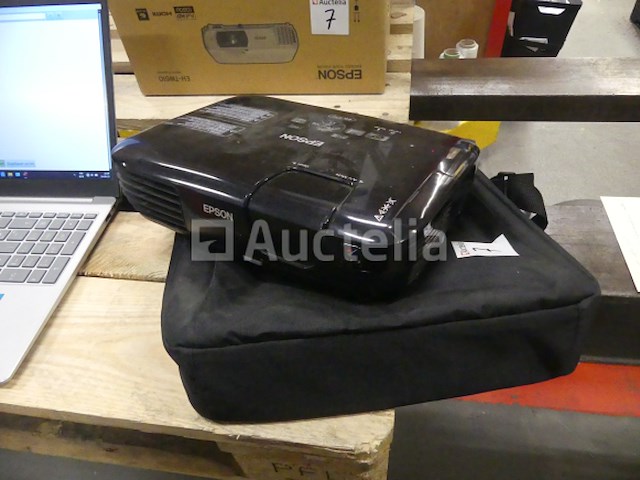2 epson videoprojectoren - afbeelding 2 van  17