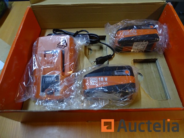 2 fein-accu's en een oplader - afbeelding 8 van  10