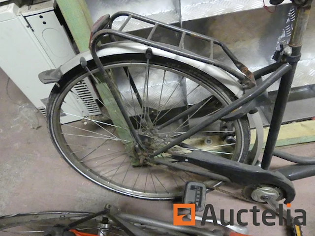 2 fietsen (zonder voorwiel), step - afbeelding 3 van  13