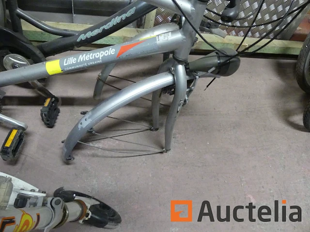 2 fietsen (zonder voorwiel), step - afbeelding 12 van  13