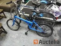 2 fietsen - afbeelding 2 van  3