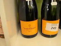 2 fl. louis picamelot blanc 75cl , 4 fl. champagne veuve clicquot brut 75cl (913,914) - afbeelding 3 van  4