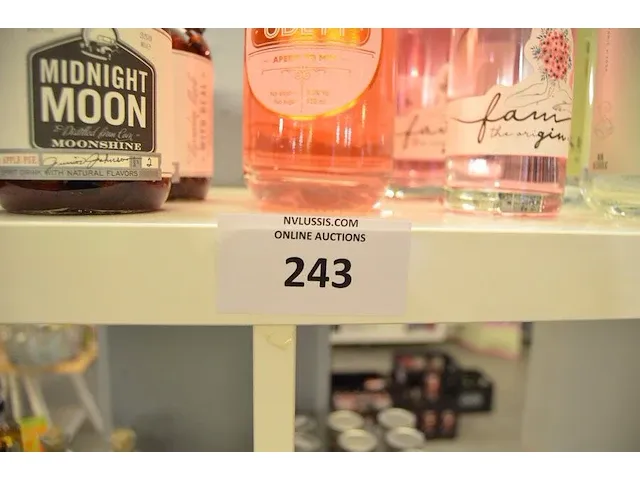 2 fl. seedlip grove 42 citrus 70cl, 2 fl. seedlip spice 94 aromatic 70cl, 3 fl. rubbens fam 50cl, 3 fl. odett apero mix 50cl, 1 fl. midnight moon apple 35cl, 4 fl. mignight moon raspberry 35cl, - afbeelding 2 van  5