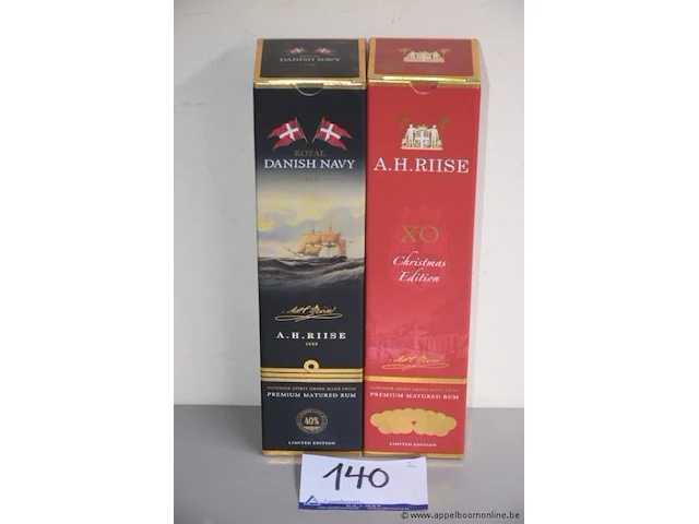 2 flessen à 70cl rum a.h. riise 40% - afbeelding 1 van  2