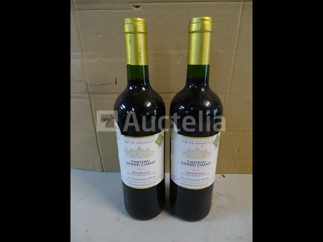 2 flessen bordeaux château grand champ 2011 - afbeelding 1 van  4