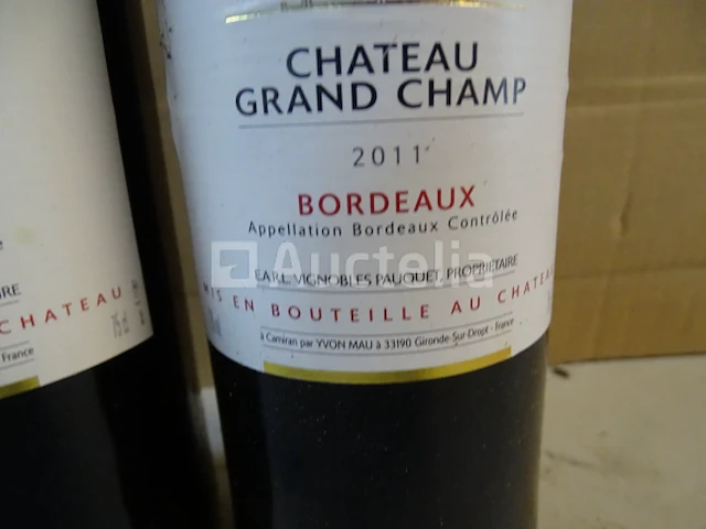 2 flessen bordeaux château grand champ 2011 - afbeelding 4 van  4