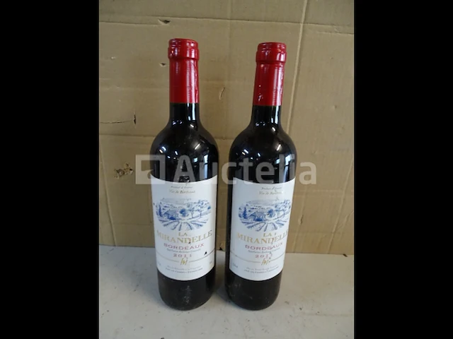 2 flessen bordeaux la mirandelle 2011 - afbeelding 1 van  3