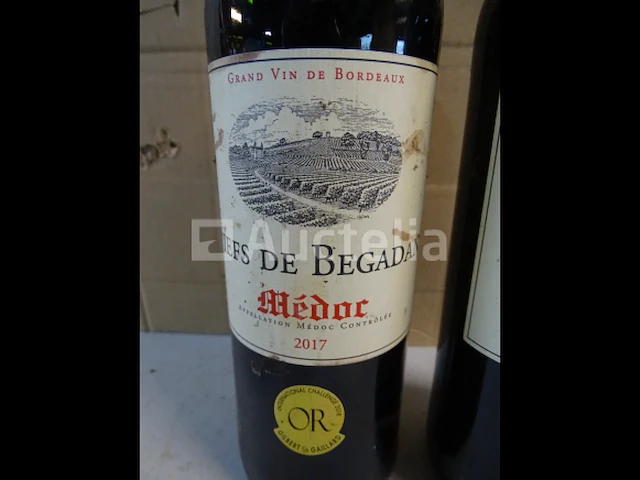 2 flessen bordeaux médoc fiefs des begadon 2017 - afbeelding 2 van  5