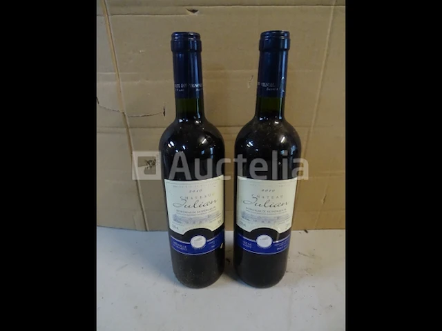 2 flessen bordeaux supérieur château julian 2010 - afbeelding 1 van  3