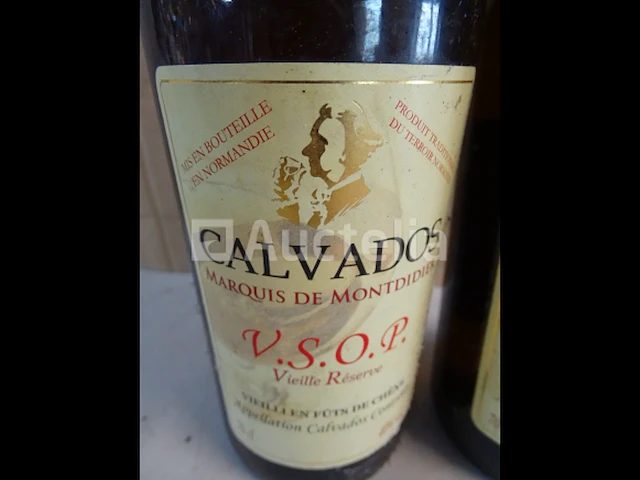 2 flessen calvados marquis de montdidier - afbeelding 2 van  5