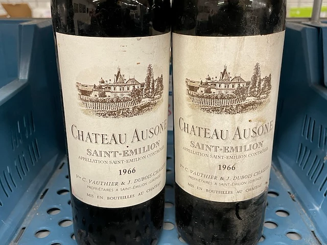 2 flessen château ausone 1966 - afbeelding 1 van  2