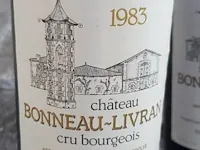 2 flessen haut-médoc 1983 - afbeelding 2 van  3