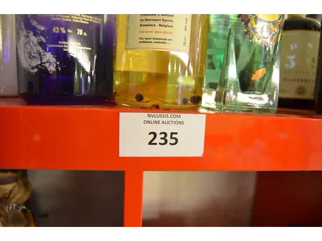 2 flessen ibisensa gin 50cl, 4 flessen original pure gin 70cl, 3 flessen gin s72 70cl (654,655,656) - afbeelding 2 van  5