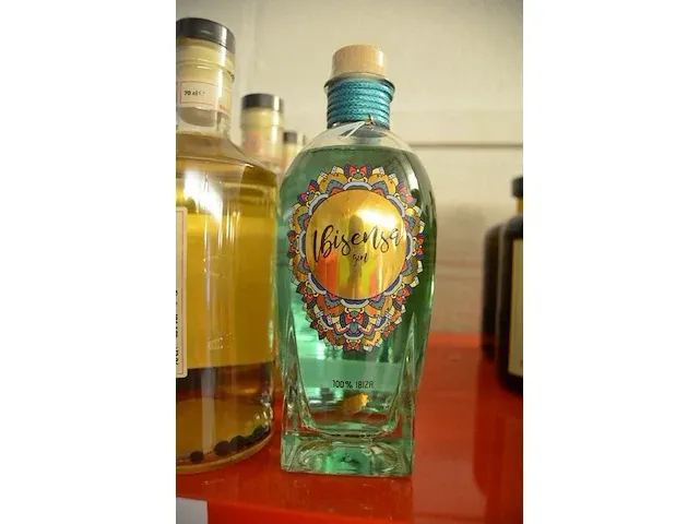 2 flessen ibisensa gin 50cl, 4 flessen original pure gin 70cl, 3 flessen gin s72 70cl (654,655,656) - afbeelding 3 van  5