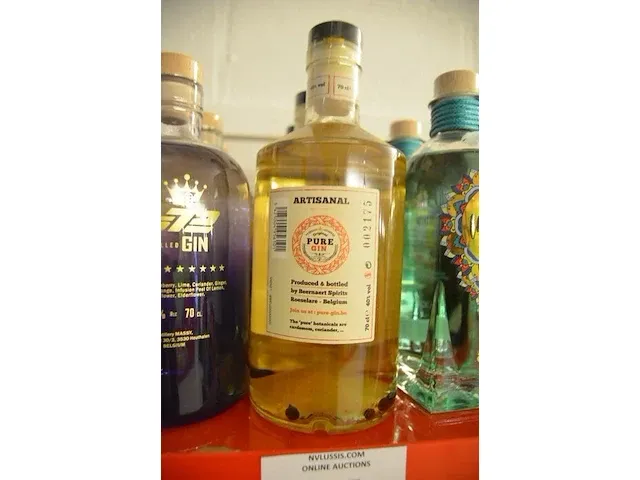 2 flessen ibisensa gin 50cl, 4 flessen original pure gin 70cl, 3 flessen gin s72 70cl (654,655,656) - afbeelding 4 van  5