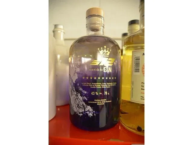 2 flessen ibisensa gin 50cl, 4 flessen original pure gin 70cl, 3 flessen gin s72 70cl (654,655,656) - afbeelding 5 van  5