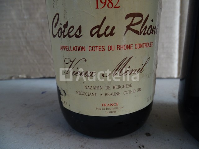 2 flessen van 1 l côtes du rhône vieux menil 1982 - afbeelding 1 van  3