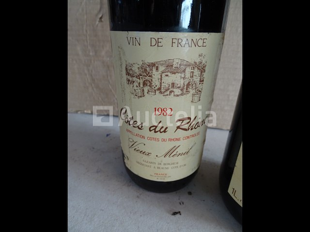 2 flessen van 1 l côtes du rhône vieux menil 1982 - afbeelding 2 van  3