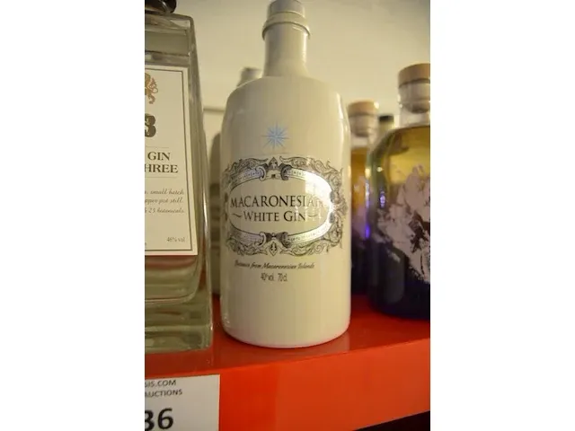 2 flessen white gin macaronesian 70cl, 3 flessen gin fg20-3 70cl, 4 flessen dry gin brokers 70cl (657,658,659) - afbeelding 3 van  5