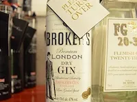 2 flessen white gin macaronesian 70cl, 3 flessen gin fg20-3 70cl, 4 flessen dry gin brokers 70cl (657,658,659) - afbeelding 5 van  5