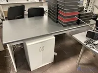 2 formica bureaus - afbeelding 2 van  5