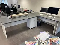 2 formica bureaus - afbeelding 1 van  4