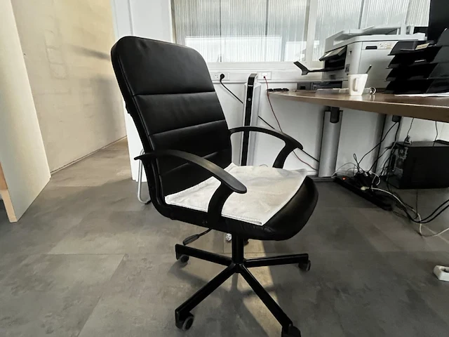 2 formica houten bureautafels vario - afbeelding 4 van  9