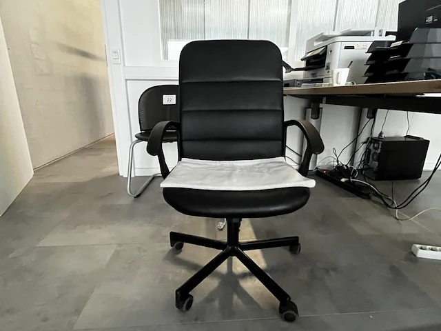 2 formica houten bureautafels vario - afbeelding 5 van  9