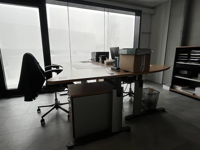 2 formica houten bureautafels vario - afbeelding 1 van  10